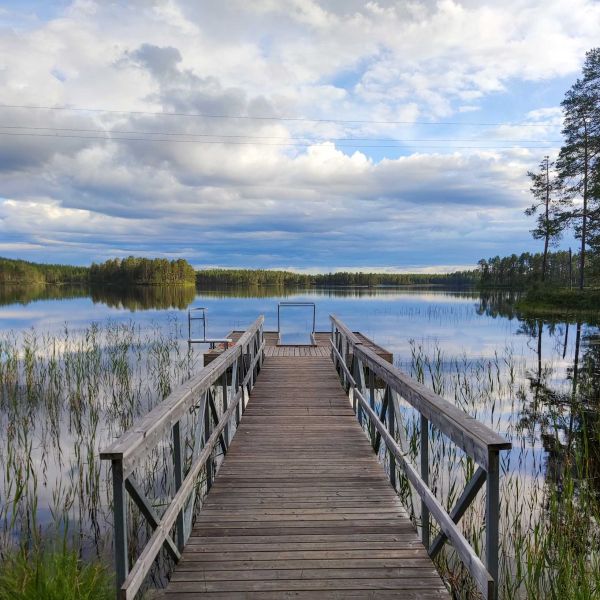 Hossan kansallispuiston esteetön laituri melontalaituri